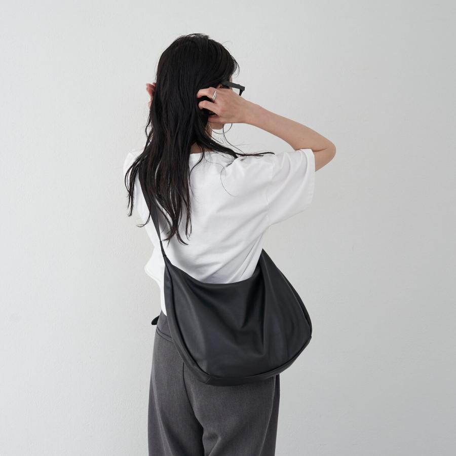 russet（ラシット） ソフトレザーラウンドビッグショルダーバッグ(CE