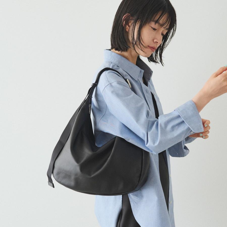 russet（ラシット） ソフトレザーラウンドビッグショルダーバッグ(CE