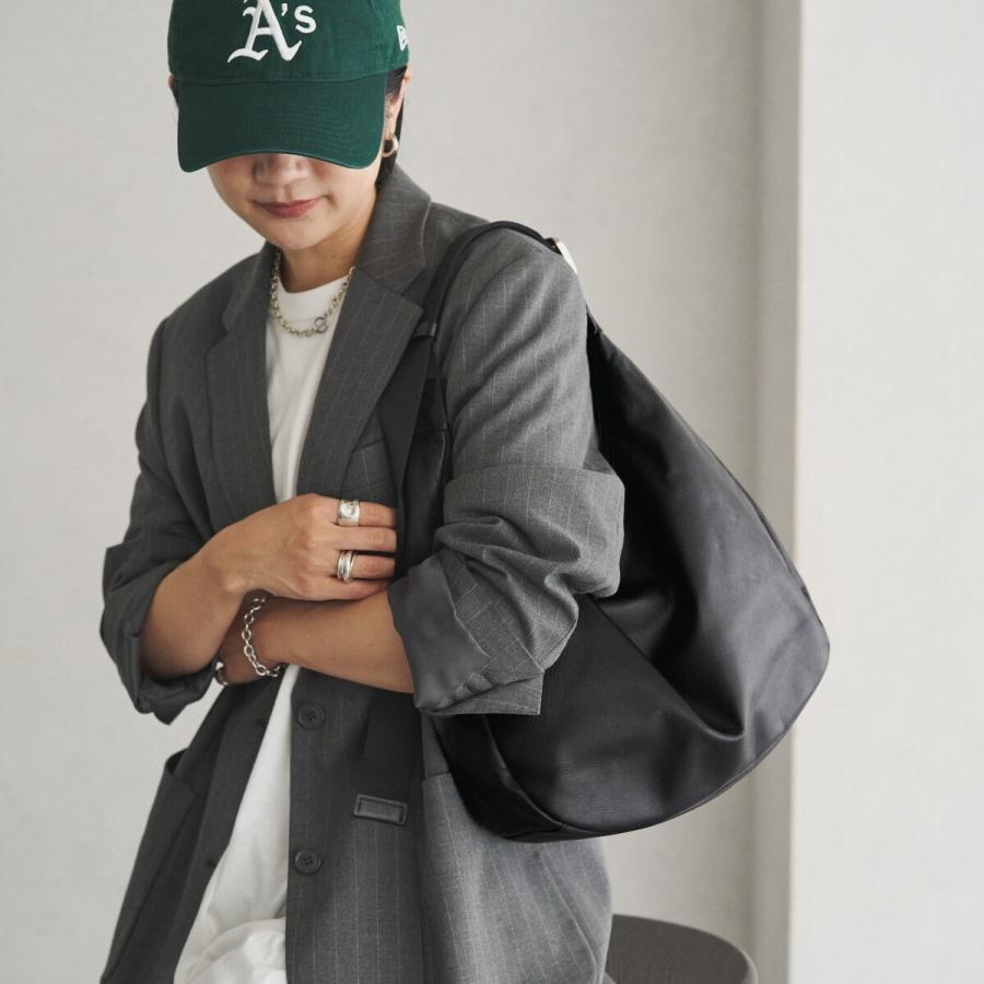 russet（ラシット） ソフトレザーラウンドビッグショルダーバッグ(CE