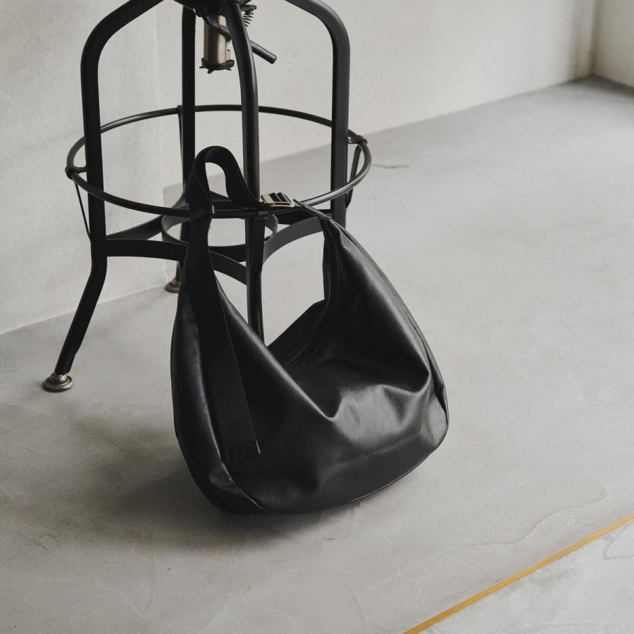 russet（ラシット） ソフトレザーラウンドビッグショルダーバッグ(CE