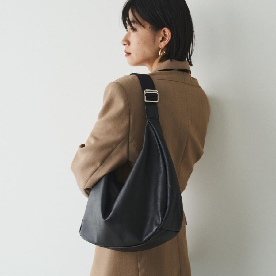 russet（ラシット） ソフトレザーラウンドビッグショルダーバッグ(CE