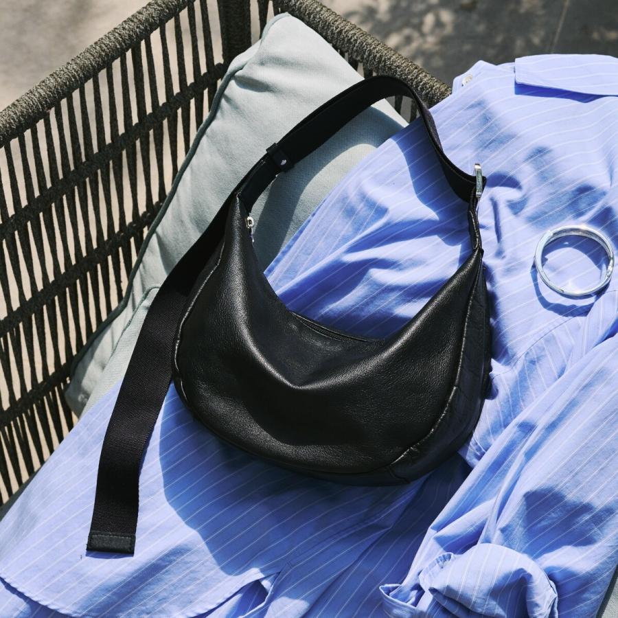 「美品」russet ソフトレザーラウンドショルダーバッグ russet（ラシット） ソフトレザーラウンドショルダーバッグ〈UNISEX