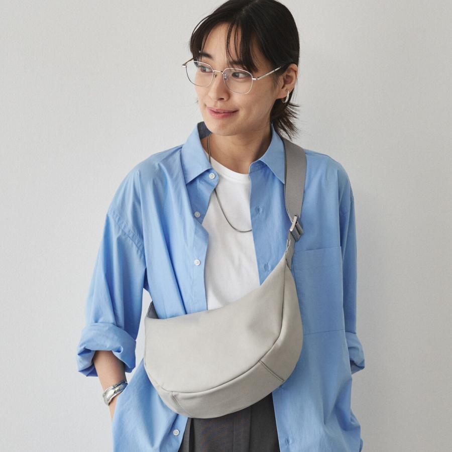 russet（ラシット） ソフトレザーラウンドショルダーバッグ〈UNISEX