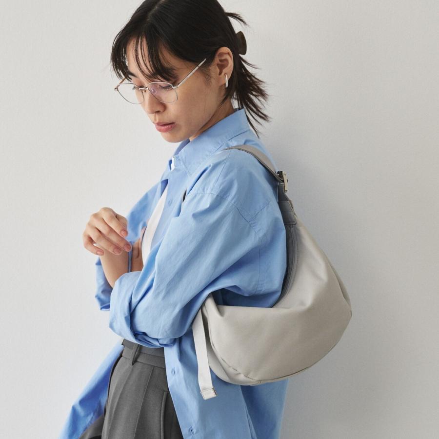 russet（ラシット） ソフトレザーラウンドショルダーバッグ〈UNISEX