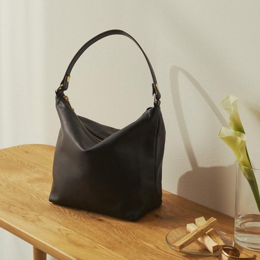 russet（ラシット） 《3/4〜価格改定》ソフトレザーシンプルショルダー