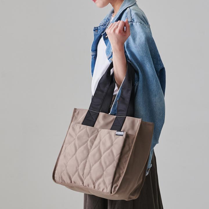 LIZDAYS】キルティング ナイロン 仕切り Wポケット トートバッグ
