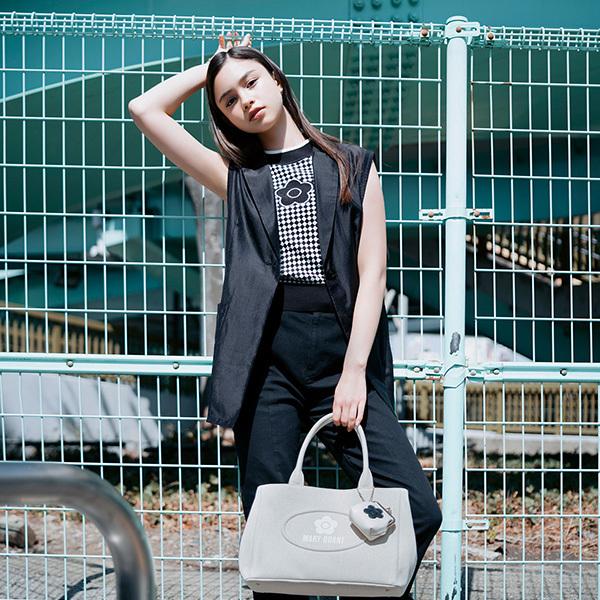 MARY QUANT（マリークヮント） シンプルデイジーマーク2 ガマ口