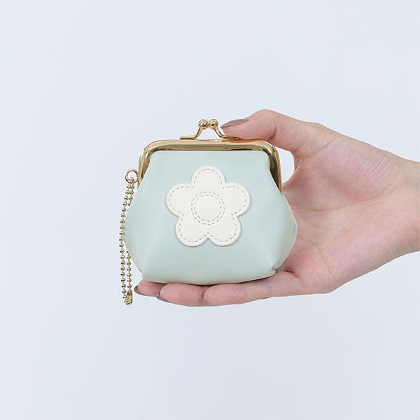 MARY QUANT（マリークヮント） シンプルデイジーマーク2 ガマ口