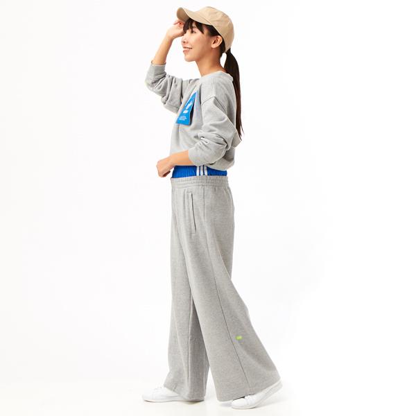 adidas Originals KSENIASCHNAIDER 2-in-1トラック＆スウェットパンツ  