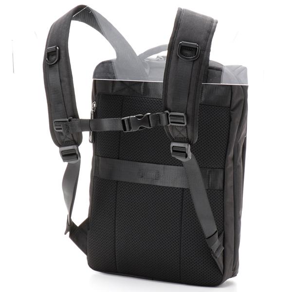 B.C.+ISHUTAL ミニマルデザインでちょうどいいサイズ感の撥水軽量