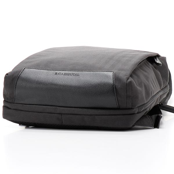 B.C.+ISHUTAL ミニマルデザインでちょうどいいサイズ感の撥水軽量