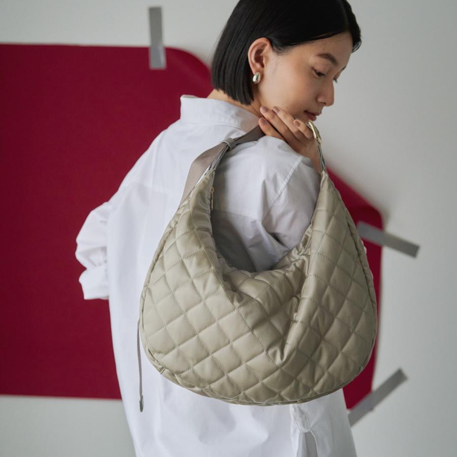 新品✨ラシット 24SS キルティングラウンドショルダーバッグ ライトグレー 新品✨ラシット 24SS キルティングラウンドショルダーバッグ