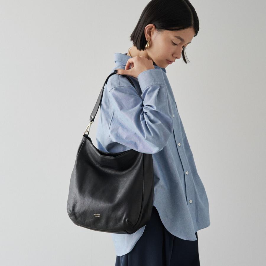 russet（ラシット） ソフトレザーラージショルダーバッグ(CE-1392