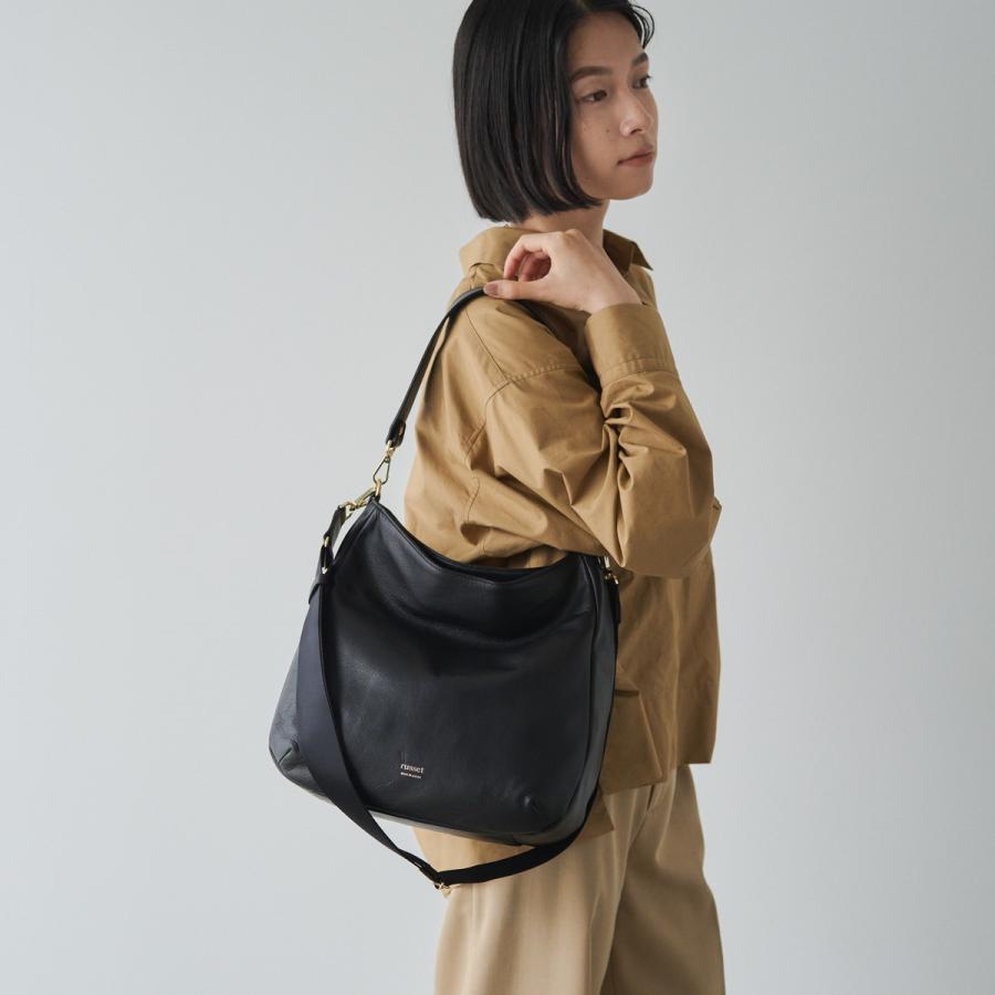 russet（ラシット） ソフトレザーラージショルダーバッグ(CE-1392