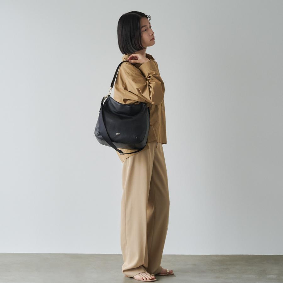 russet（ラシット） ソフトレザーラージショルダーバッグ(CE-1392