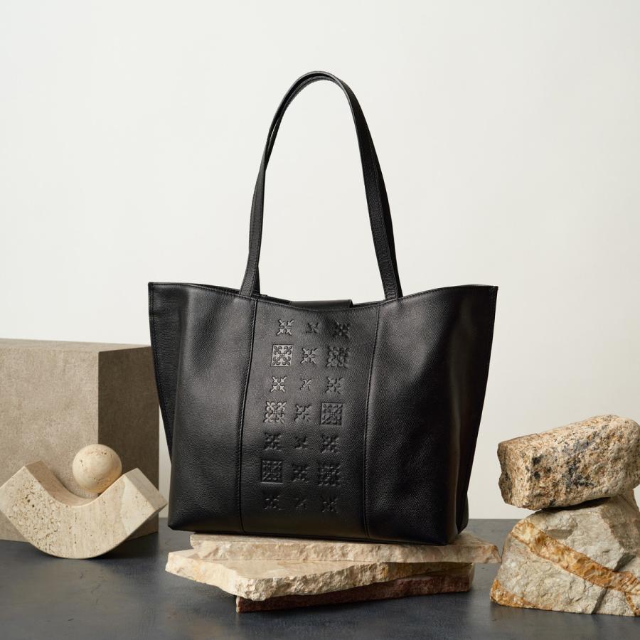 russet モノグラムプレストートバッグ　黒　肩掛け　A4　ビジネス russet モノグラムプレストートバッグ 黒 肩掛け A4 ビジネス