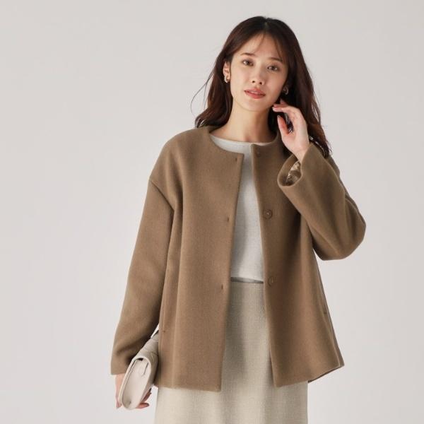 新品 クードシャンス ノーカラー上品コート ブラウン 日本製 COUP DE CHANCE（クードシャンス） 【日本製】ノーカラーコート