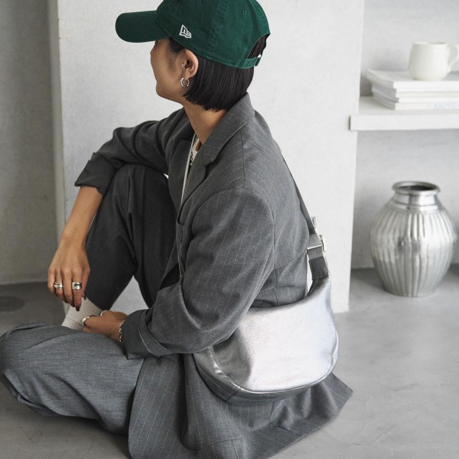 russet（ラシット） ソフトレザーラウンドショルダーバッグ【シルバー