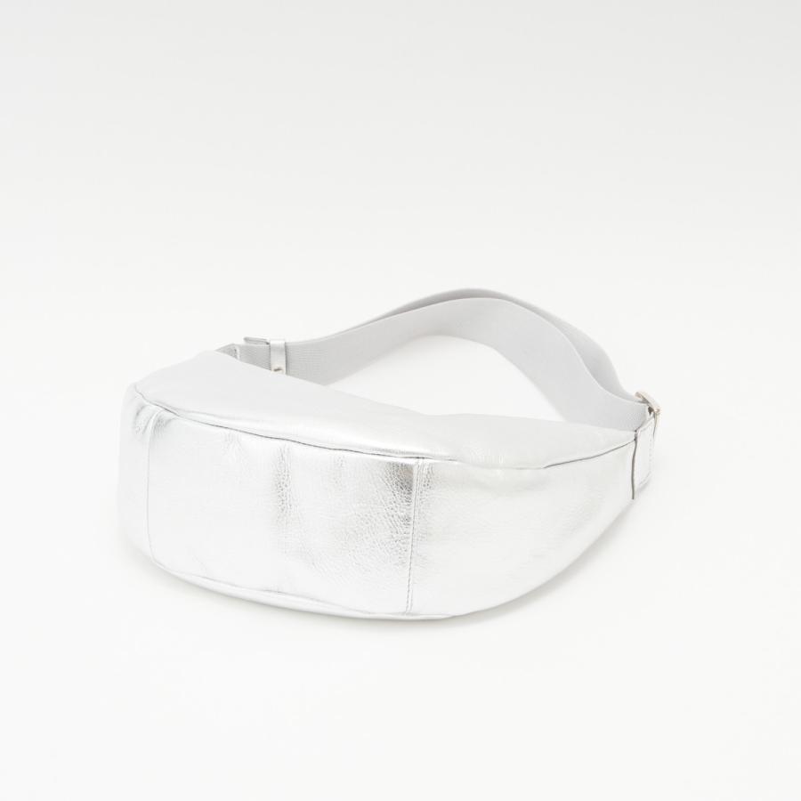 russet（ラシット） ソフトレザーラウンドショルダーバッグ【シルバー