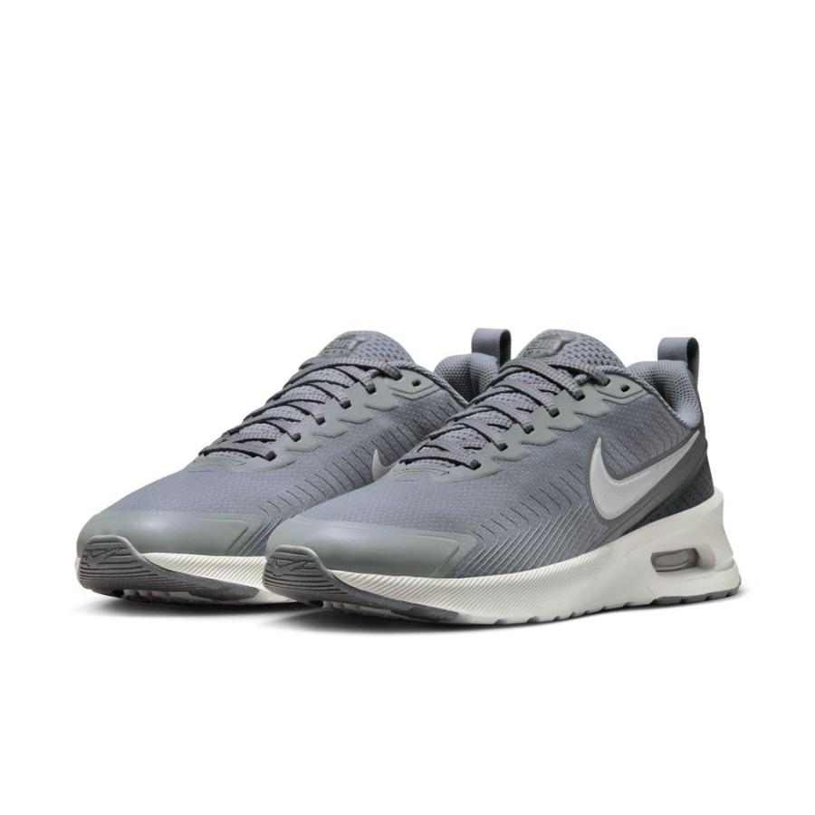 新品未使用　NIKE ナイキAIR スニーカー　　24㎝くらい NIKE（ナイキ） NIKE/ナイキ/NIKE AIR MAX NUAXIS/ナイキ エア