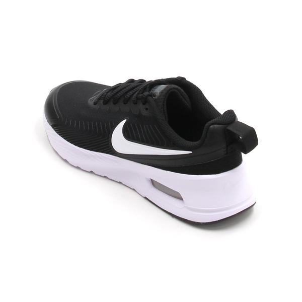 新品未使用　NIKE ナイキAIR スニーカー　　24㎝くらい NIKE（ナイキ） NIKE/ナイキ/NIKE AIR MAX NUAXIS/ナイキ エア