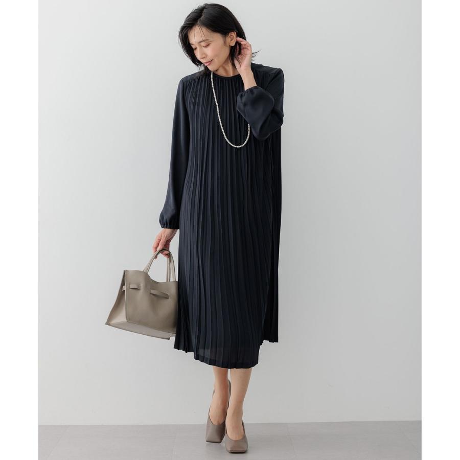 美品 23区 クリスタルアムンゼンプリーツワンピース 黒 クリーニング済み 46 23区（ニジュウサンク） 【洗える】クリスタルアムンゼン プリーツ
