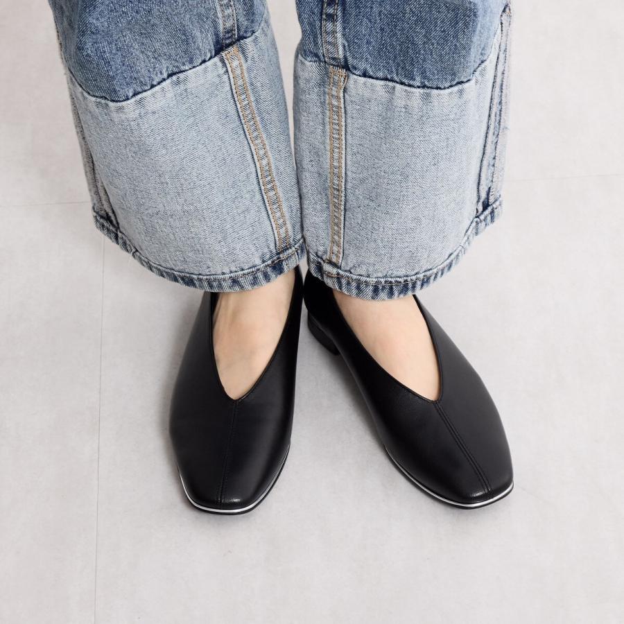 HIMIKO 柔らかフラット【日本製】【25秋冬新作】メタルラインVカット