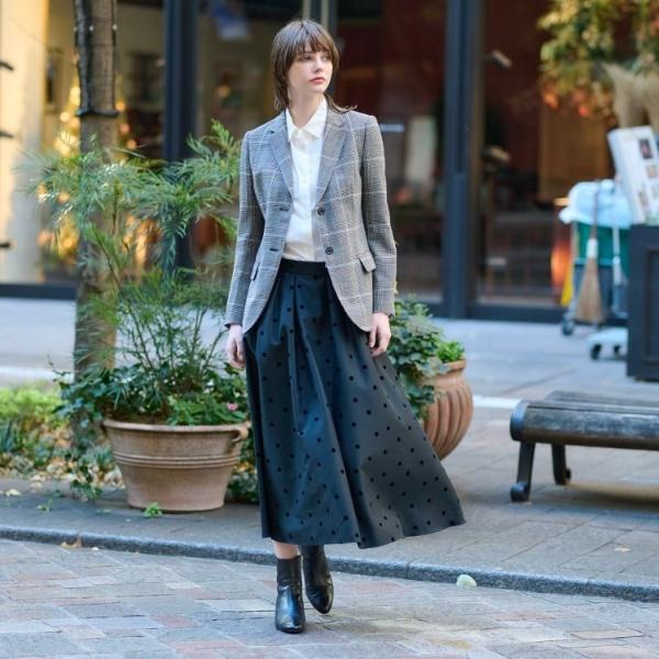 Spick & Span（スピックアンドスパン）の「ベルベットピークドラペル