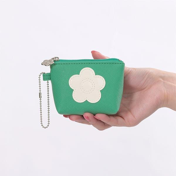 MARY QUANT（マリークヮント） カラフルファンファーレ 舟型ポーチ