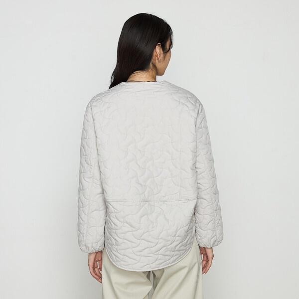 〔 +サイズ 〕 波柄Wキルト ノーカラーブルゾン