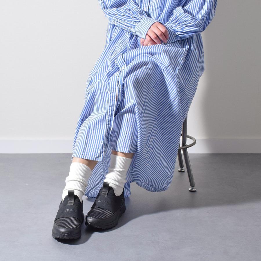 bussola ブソラ◇4.5cmヒール◇晴雨兼用ロゴスリッポンスニーカー