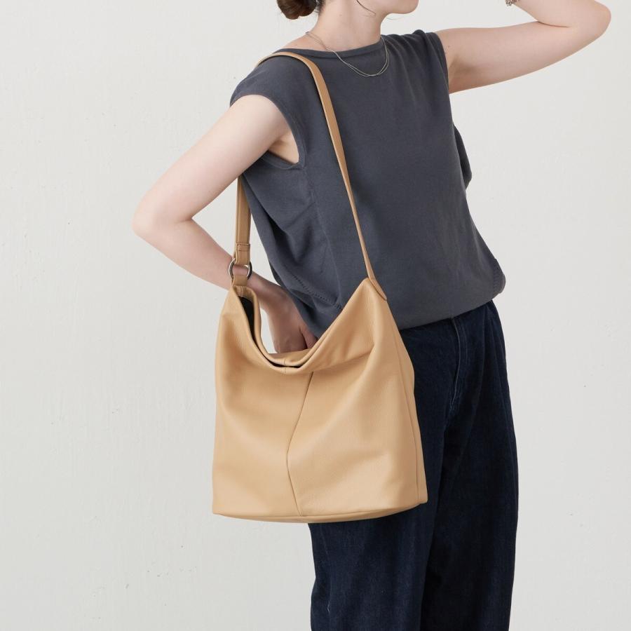 russet（ラシット） ソフトレザーワンショルダーバッグ(CE-1506