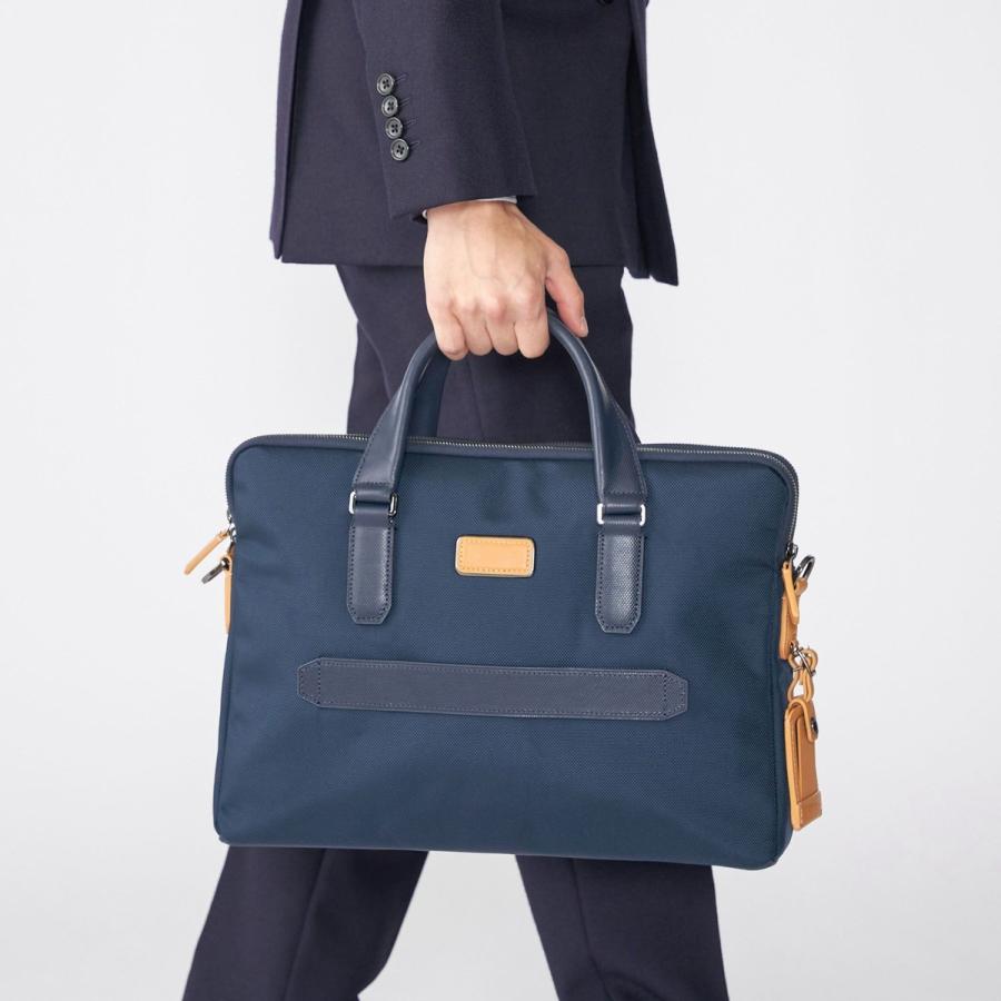 未使用品✨　TUMI　SHIPS別注　ALPHA2　ハンドバッグ　ネイビー ⭐️未使用級⭐️ TUMI SHIPS別注 ALPHA2 エクスパンダブルトート