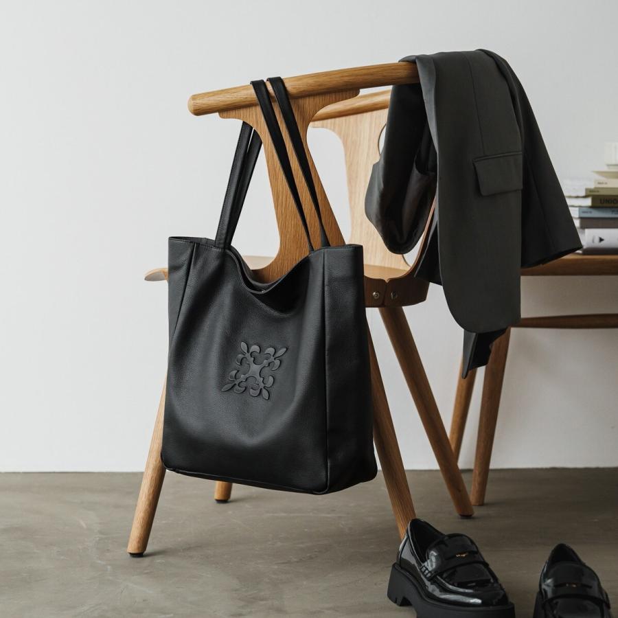 russet 【2025SS】＜本革・460g＞ソフトレザートートバッグ(CE