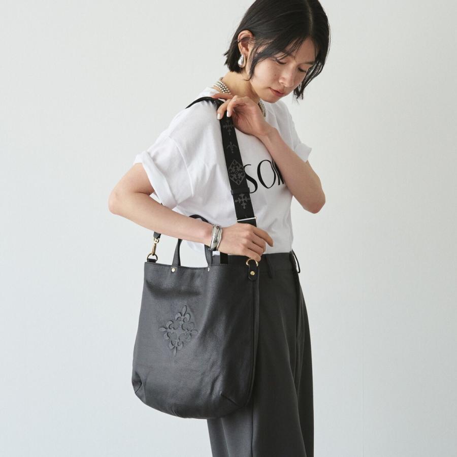 russet（ラシット） スリム2WAYトートバッグ ＜エンボスモノグラム