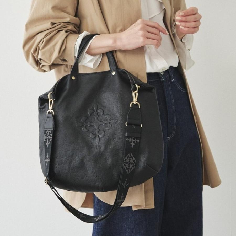 russet（ラシット） スリム2WAYトートバッグ ＜エンボスモノグラム