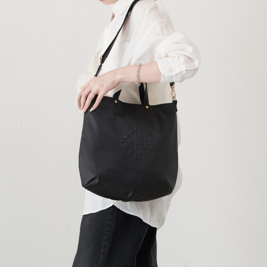 russet 【名品】レザー 2wayトートバッグ〈エンボスモノグラム