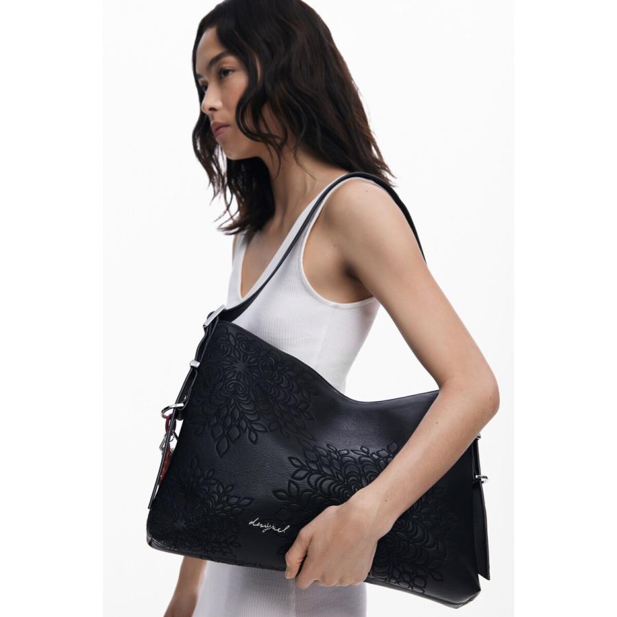 デシグアル（Desigual）/【A4収納可】フラワー刺繍入りショルダーバッグ Desigual（デシグアル） 【A4収納可】フラワー刺繍入りショルダー
