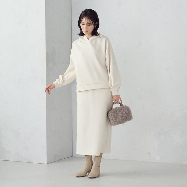ダンボールニット　セットアップ　ベージュ　ビッグロゴ　秋冬　フーディ　スカート lgww-at4599.jpg