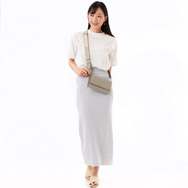 MICHAEL KORS（マイケルコース） JET SET ITEM LG ZA WALLET XBODY