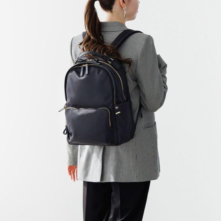 Jewelna Rose（ジュエルナローズ） リュックサック 3気室 A4収納可能