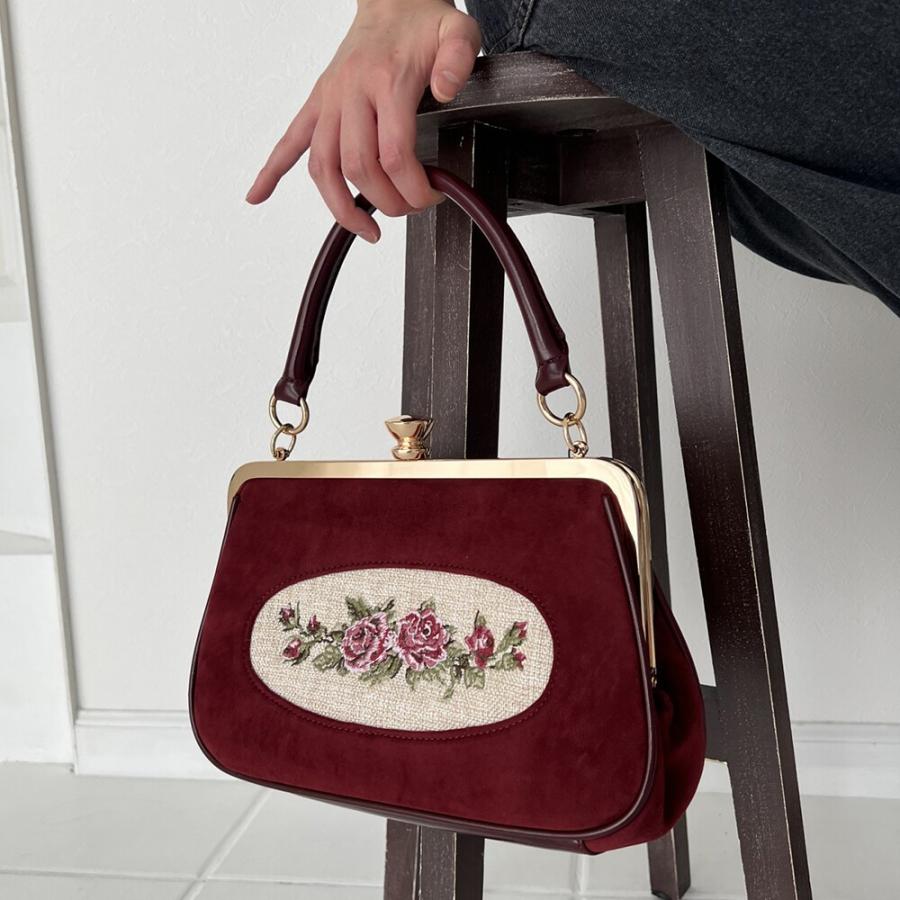 アンアナザーアンジェラス（an another angelus）/【500mlペットボトル収納可能】フレームローズ刺繍クロップドがま口バッグ an another angelus（アンアナザーアンジェラス） 【500mlペットボトル