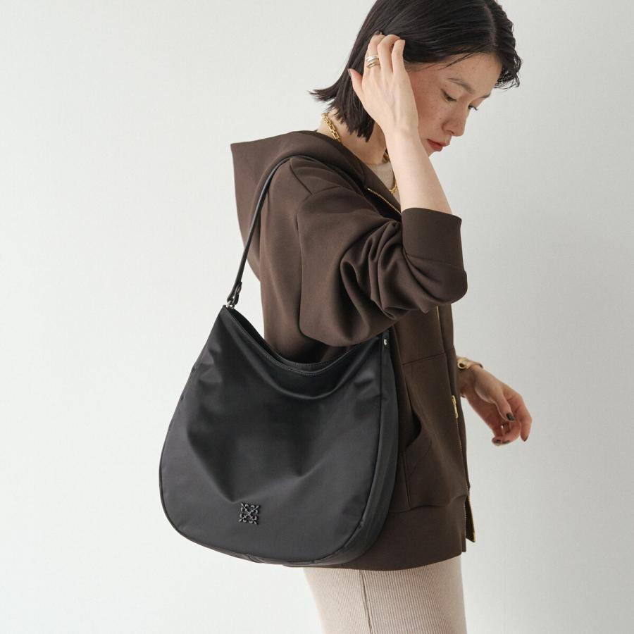 超美品ラシット今期クラウズナイロンシンプルショルダーバッグ2way russet（ラシット） クラウズナイロン 縦長2WAYショルダーバッグ(CE