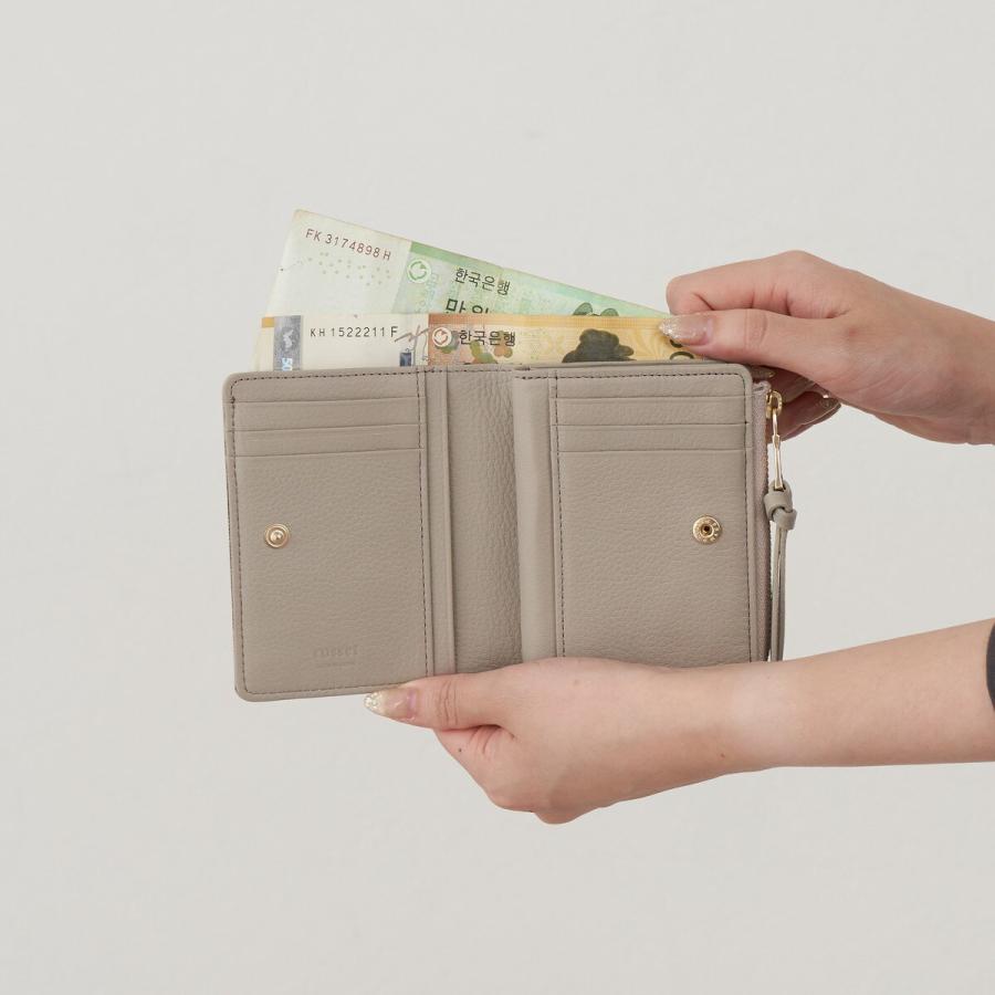 russet（ラシット） エンボスモノグラムハーフウォレット(SO-437