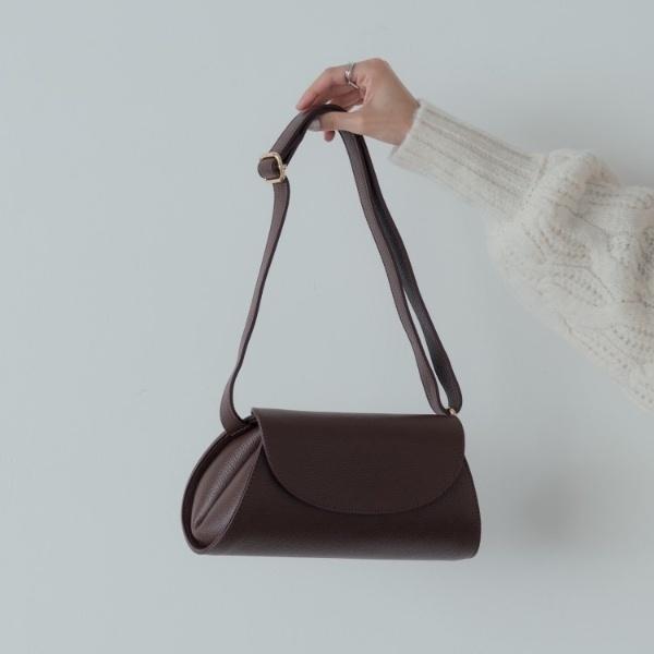 レザーフラップショルダーバッグ : マルイ(丸井)Yahoo!店 - 通販 