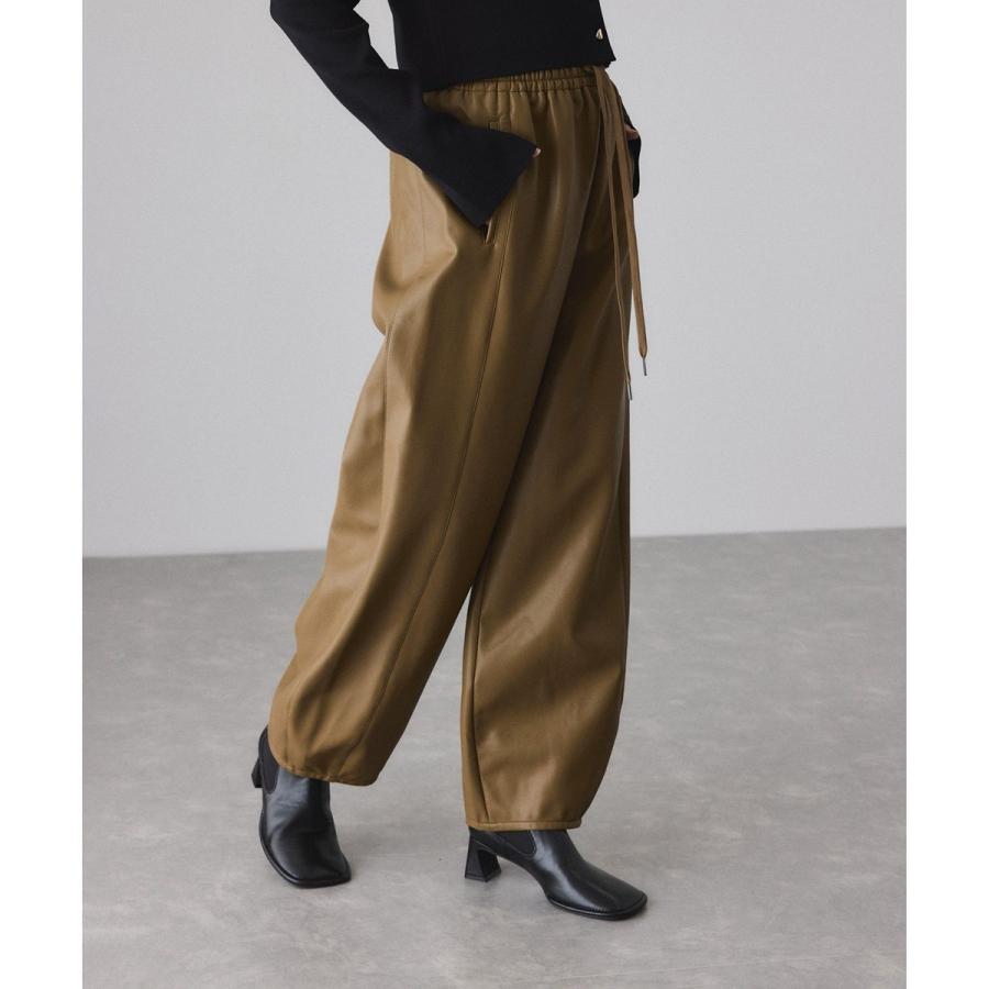 ADAM ET ROPE'（アダムエロペ） シンセティックレザートラックパンツ