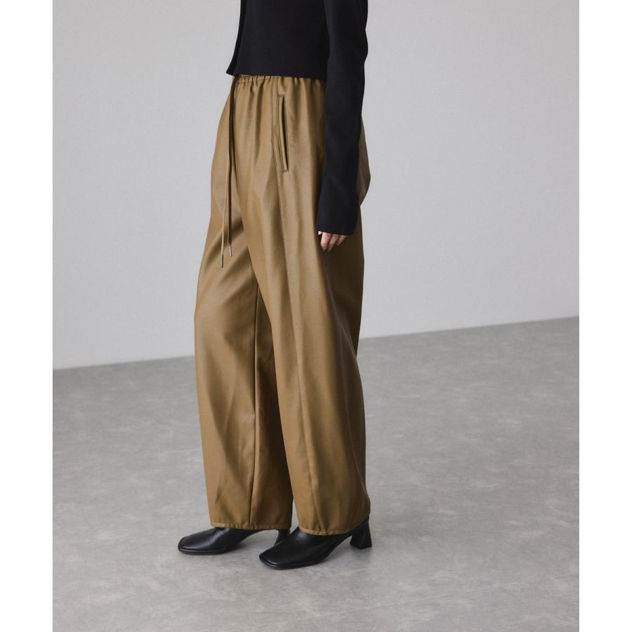 ADAM ET ROPE'（アダムエロペ） シンセティックレザートラックパンツ