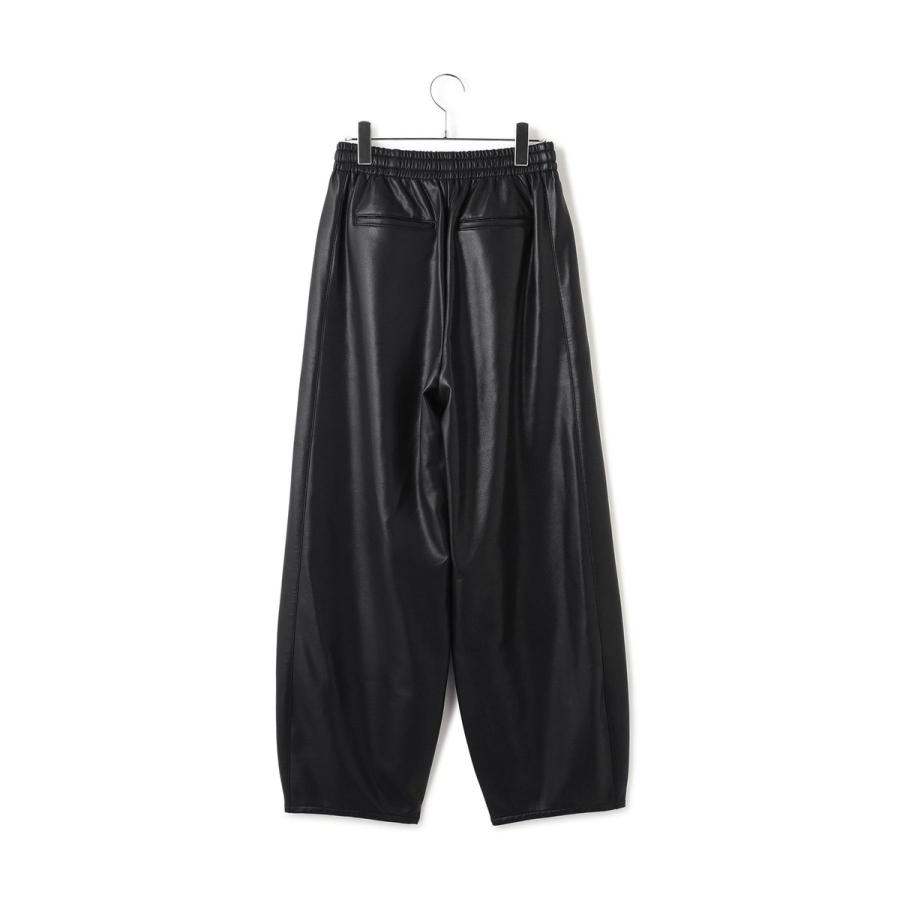 ADAM ET ROPE'（アダムエロペ） シンセティックレザートラックパンツ