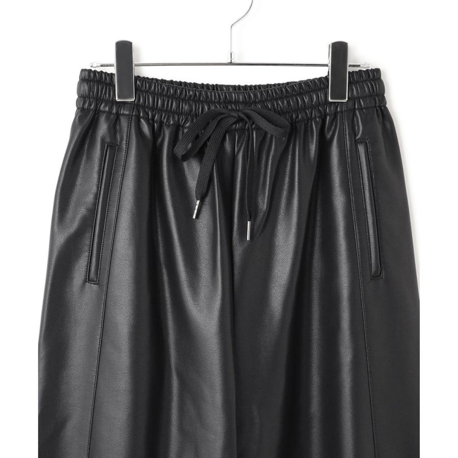 ADAM ET ROPE'（アダムエロペ） シンセティックレザートラックパンツ