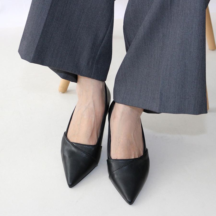 Fin（フィン） 【25秋冬新作】ポインテッドトゥ切替えフラットシューズ